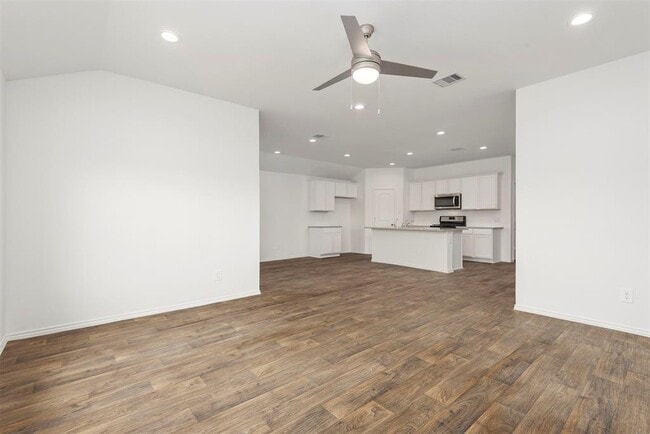 Building Photo - 20352 Tembec Dr