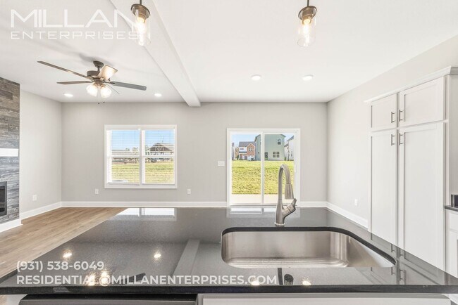 Building Photo - Contemporary 3-Bedroom Beauty with Walk-In Closet and Tile Shower Retreat