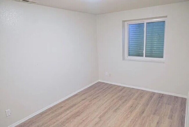 Building Photo - 3580 Dill Dr