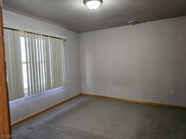 Building Photo - 229 Lake Ave