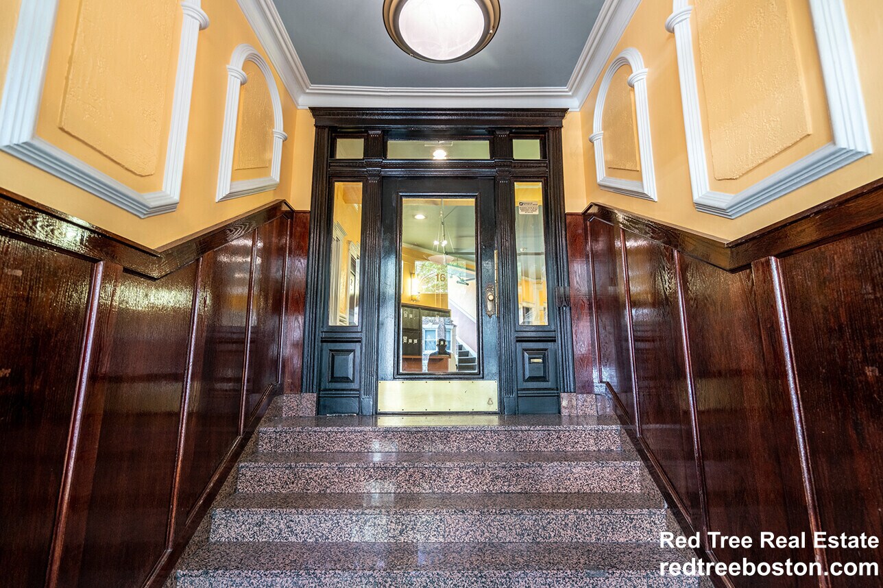 Building Photo - 16 Queensberry St