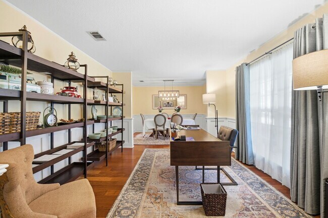 Building Photo - 7477 Baywoods Ln