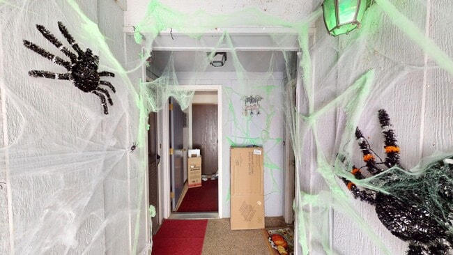 Building Photo - 2 bedroom duplex in quiet cul-de-sac