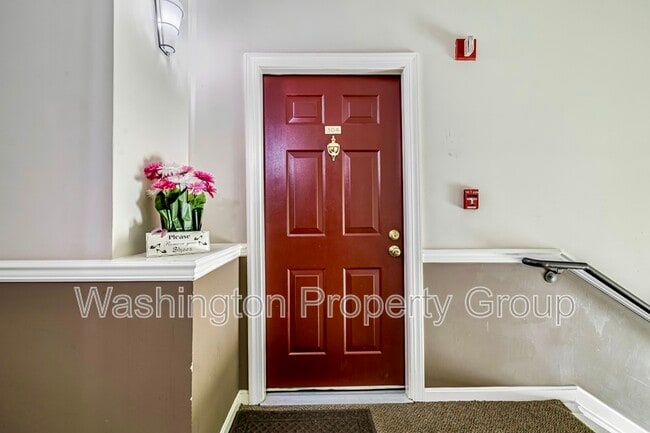 Building Photo - 4144 Fountainside Ln