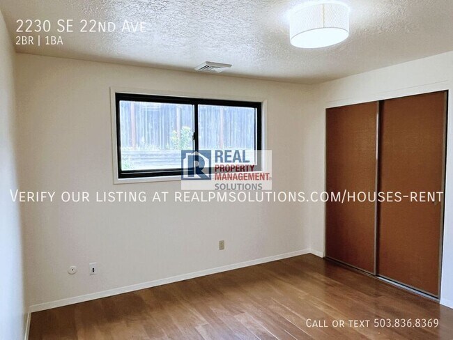 Building Photo - 2230 SE 22nd Ave