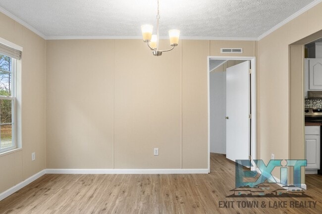 Building Photo - Beautiful Fully Renovated 3 Bed 2 Bath Home