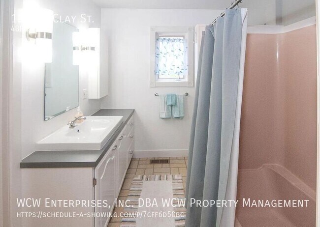 Building Photo - 131 SW Clay St