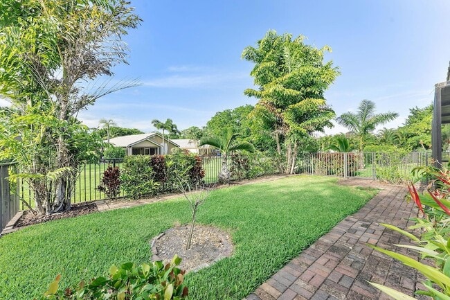 Building Photo - 8103 Covington Ct