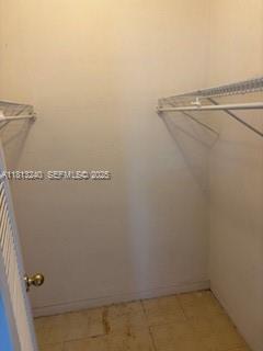 Building Photo - 541 Blue Heron Dr