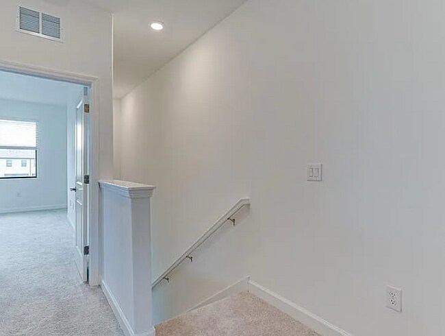 Building Photo - 15057 Lyla Ter