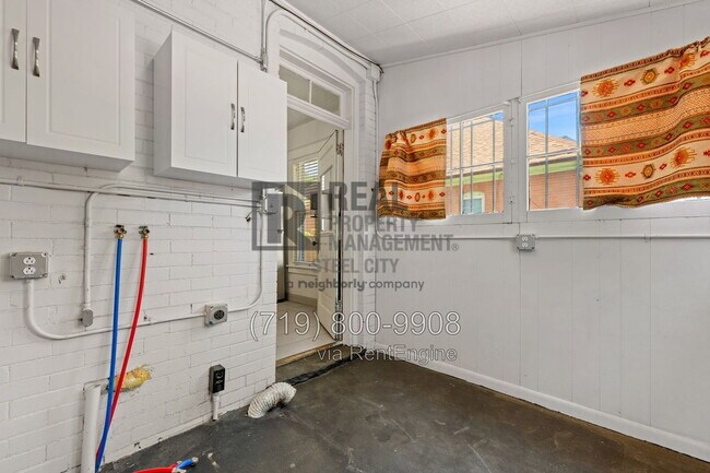 Building Photo - 121 Lake Ave