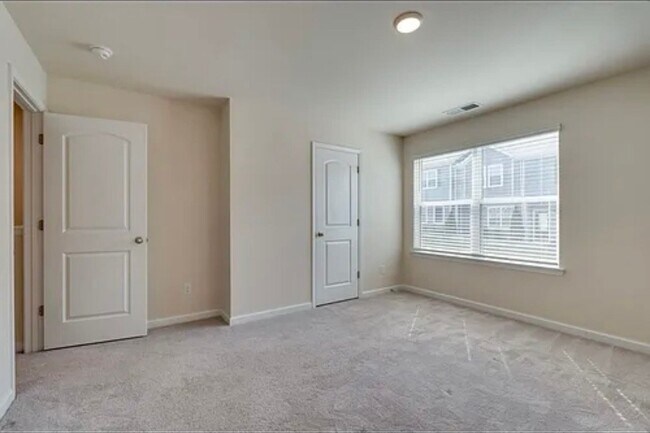 Building Photo - 1007 Glen Marcus Dr