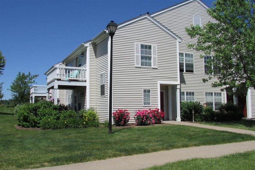 Larkin Creek at Elmridge 100 Annie Ln Rochester NY 14626 Apartment