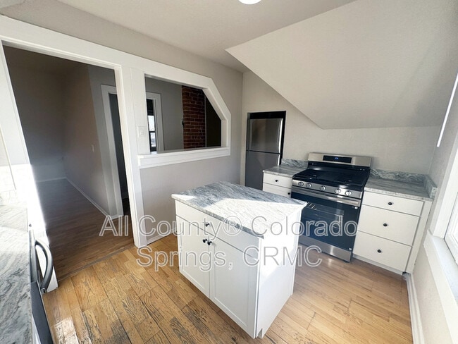 Building Photo - 330 E Cache La Poudre St