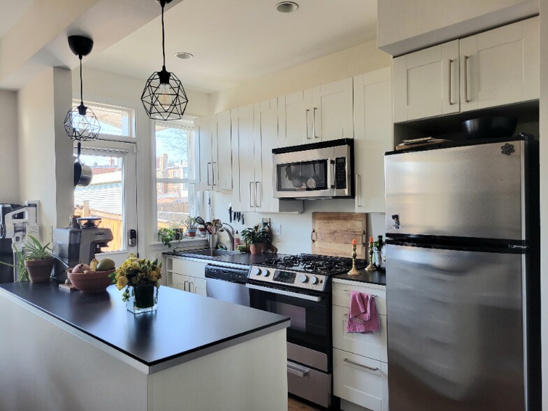 Building Photo - 3122 Warder St NW