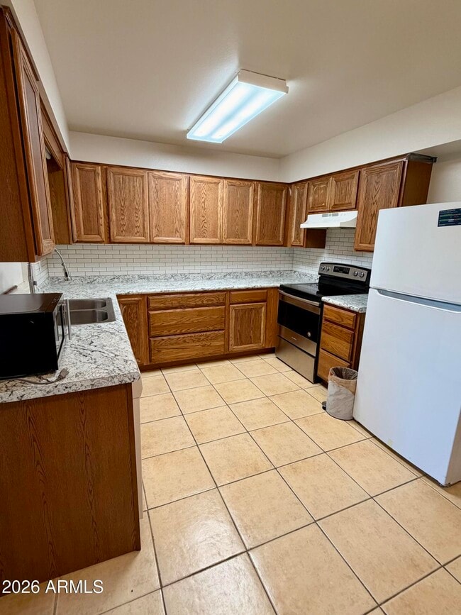 Building Photo - 12624 N 105th Ave