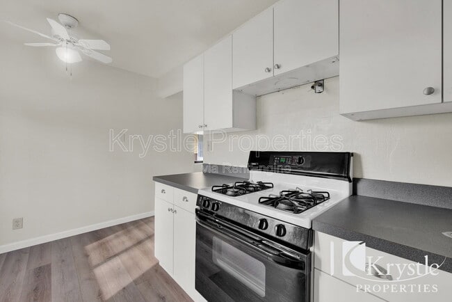 Building Photo - 125 W F St