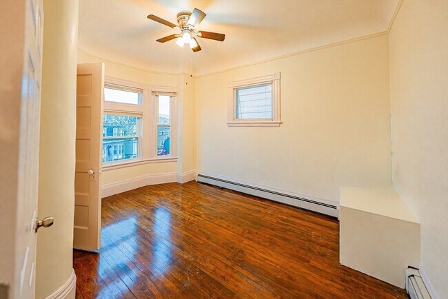 Building Photo - 118 White St