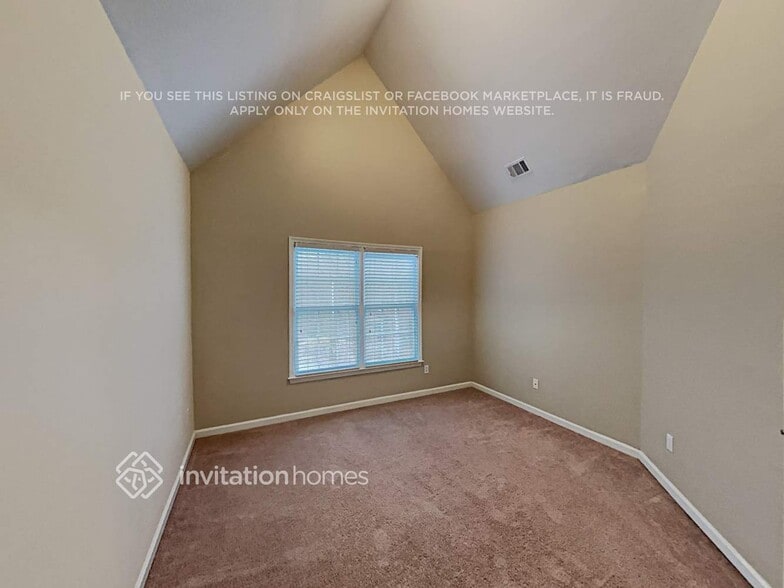 Building Photo - 404 Willowbrook Ct