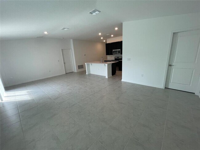 Building Photo - 1129 Saguaro St