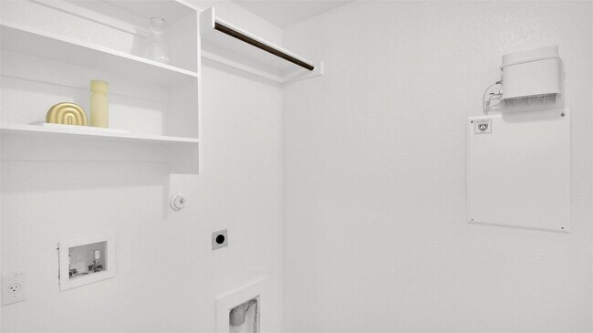 Building Photo - 15500 Pewter Luster Cv