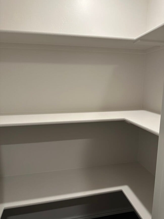 Building Photo - Now Pre-Leasing ? Stylish 3-Bedroom | 2-Bathroom Home in Shadow Valley