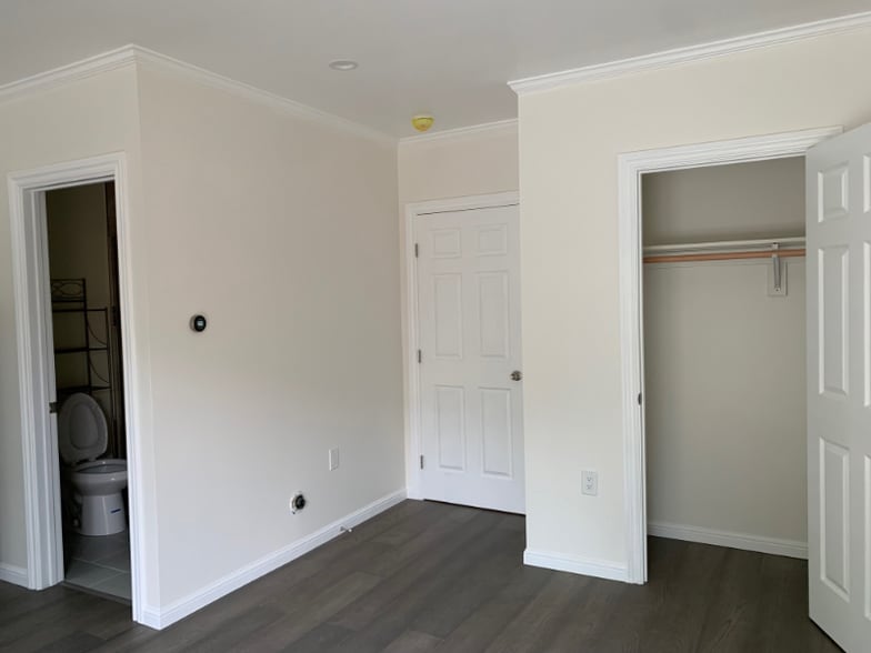 Building Photo - 45 Pinehurst Way
