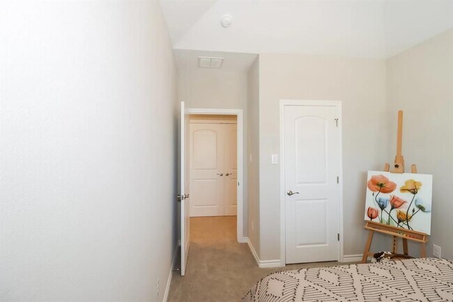 Building Photo - 441 Northwood Dr