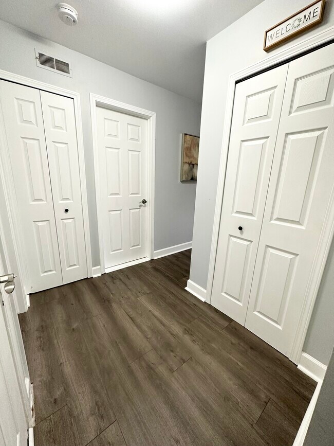 Building Photo - 2818 Davison Ave