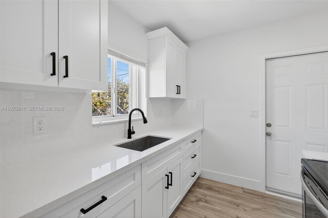 Building Photo - 1801 SW 5th St