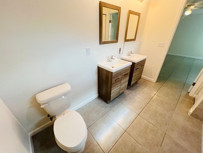 Building Photo - GORGEOUS 4 Bedroom/ 2 Bathroom in Palm Bay!!