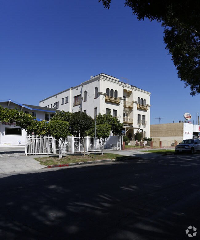 Primary Photo - 309 S Hobart Blvd