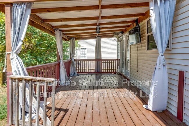 Building Photo - 2214 Falcon Creek Dr