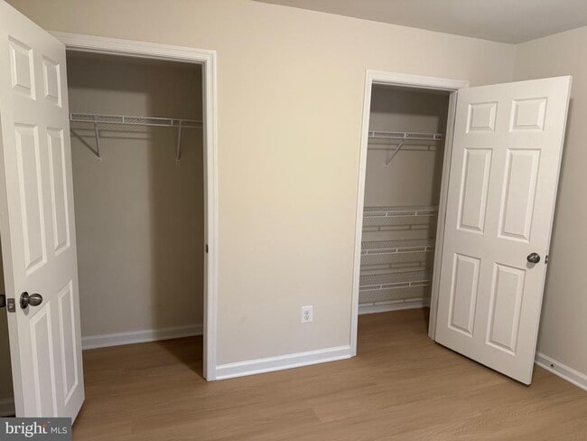 Building Photo - 6231 Glen Wood Loop