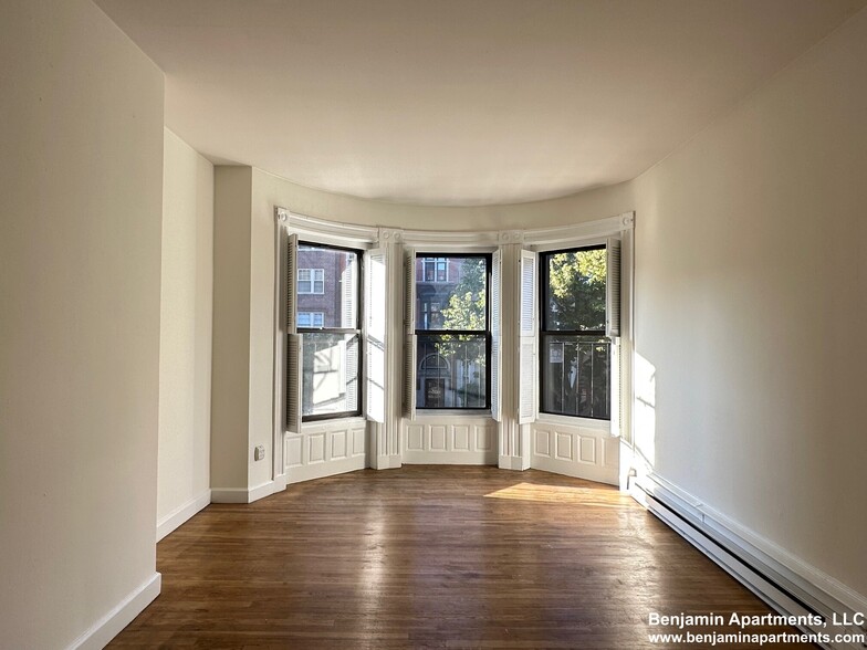 Building Photo - 517 Beacon St