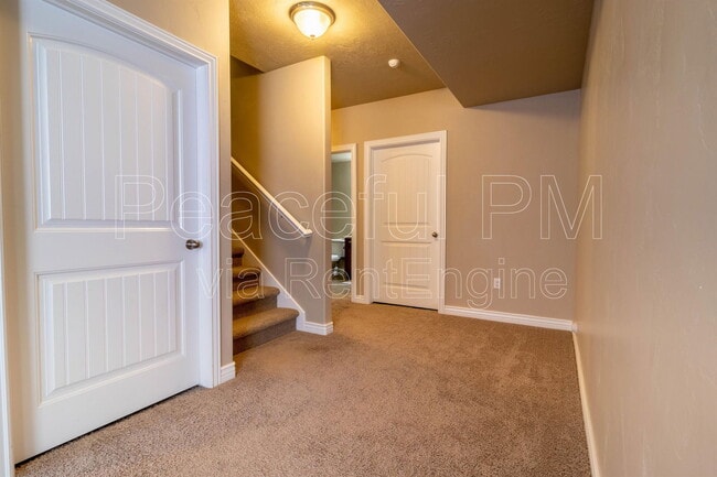 Building Photo - 6906 Suzanne Drive
