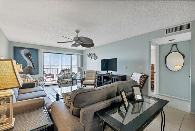 Building Photo - 14459 River Beach Dr