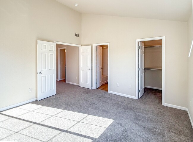 Building Photo - 12738 Jasmine Ct