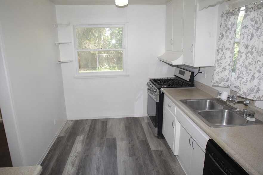 Building Photo - 22715 Sherman Way
