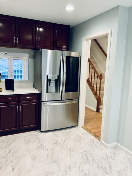 Kitchen - 4102 Washington Blvd