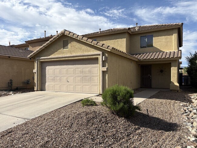Building Photo - East side beauty 4 bedrooms