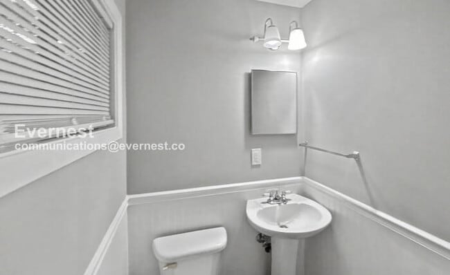 Building Photo - 244 E Haven Dr