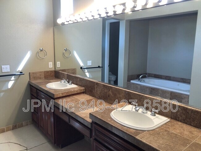 Building Photo - 3000 Granite Pointe Dr