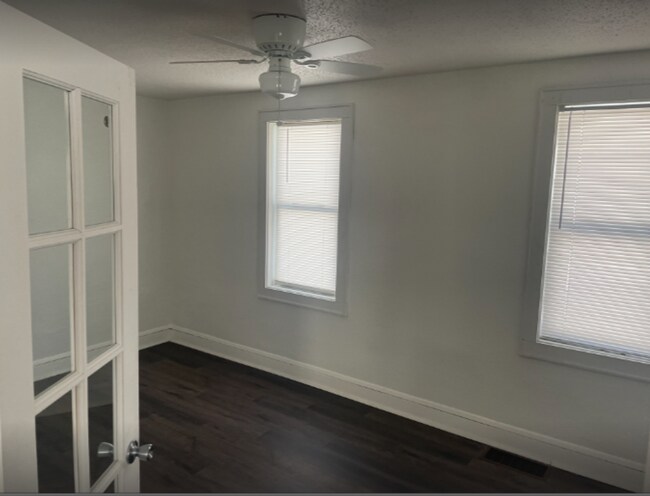 Building Photo - 1212 Bush Ave