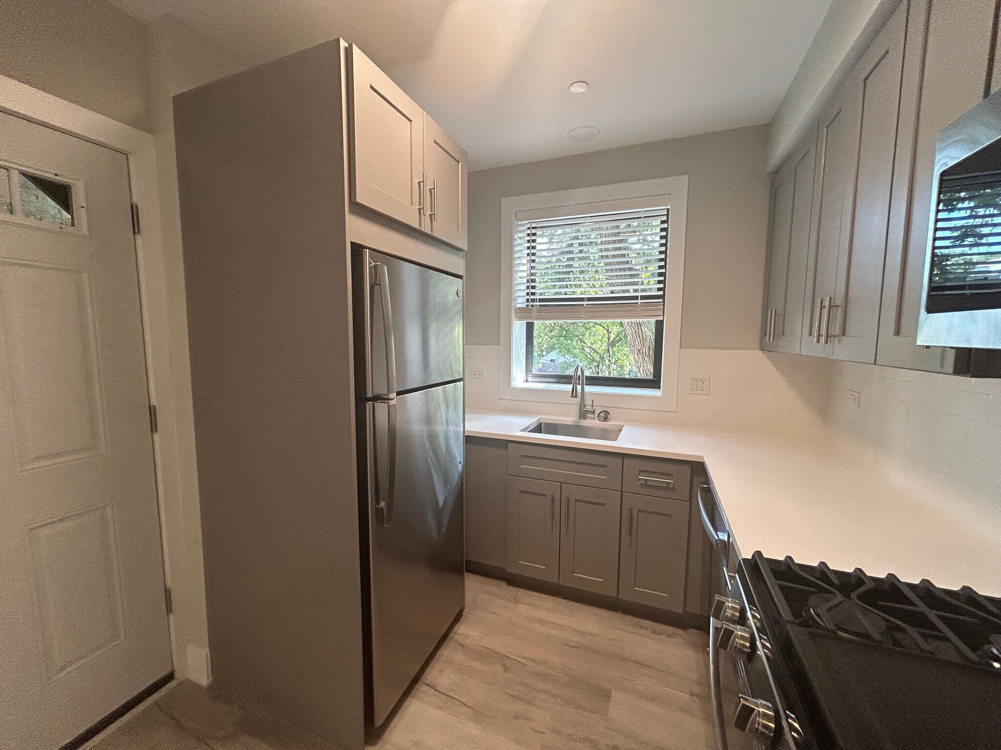 Building Photo - 1131 Oak Ave