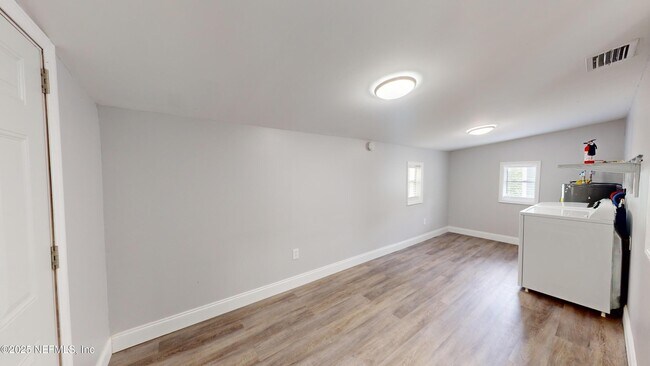 Building Photo - 2803 College St