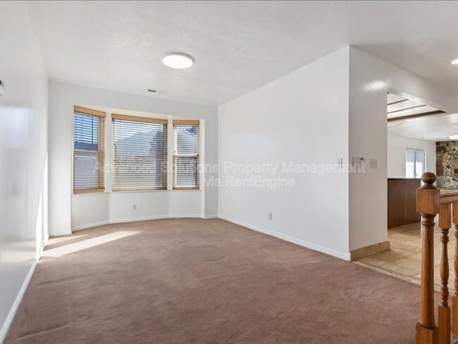 Building Photo - 6837 Creekcove Way