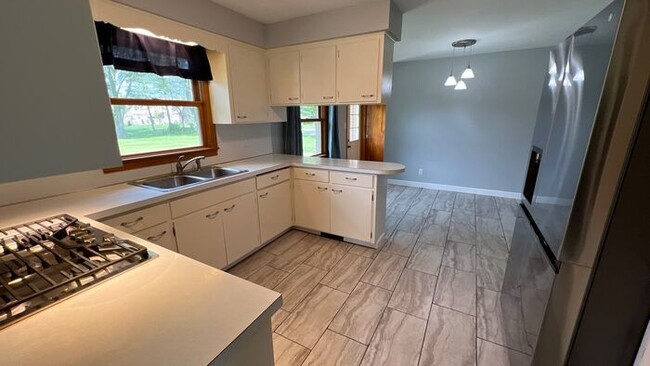 Building Photo - Westerville Ranch overlooking Hoover