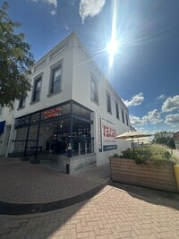 Building Photo - 102 E Alamo St