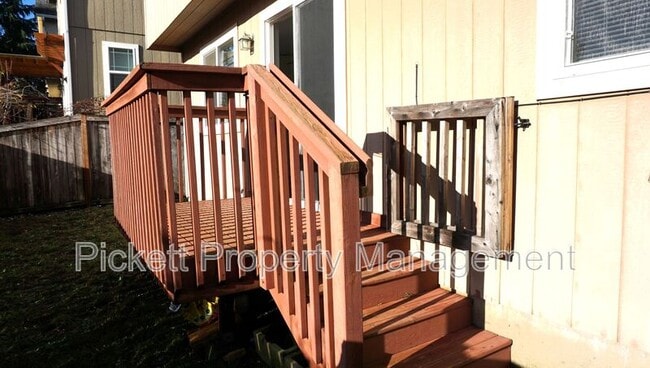 Building Photo - 4855 Bowwood Cir NE
